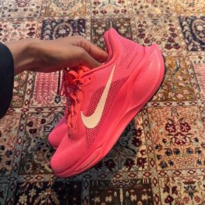 Nike Women's Pink Athletic Shoes